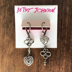 NWT Betsy Johnson Lock&Key earrings